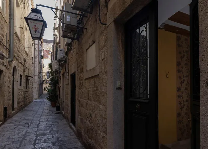 The Poets House Vila