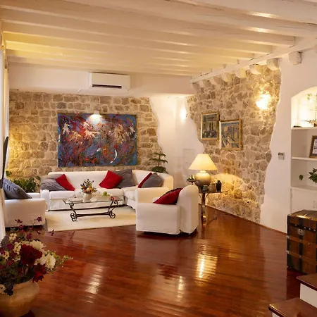 The Poets House Vila *