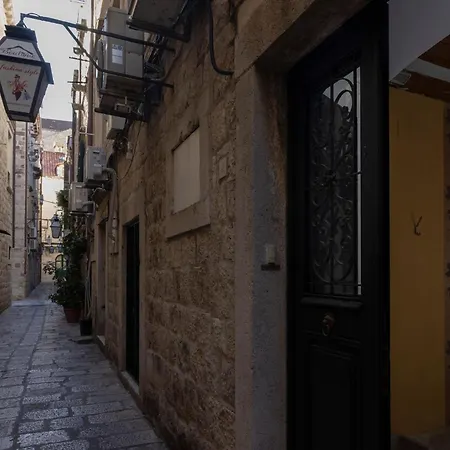 The Poets House Vila